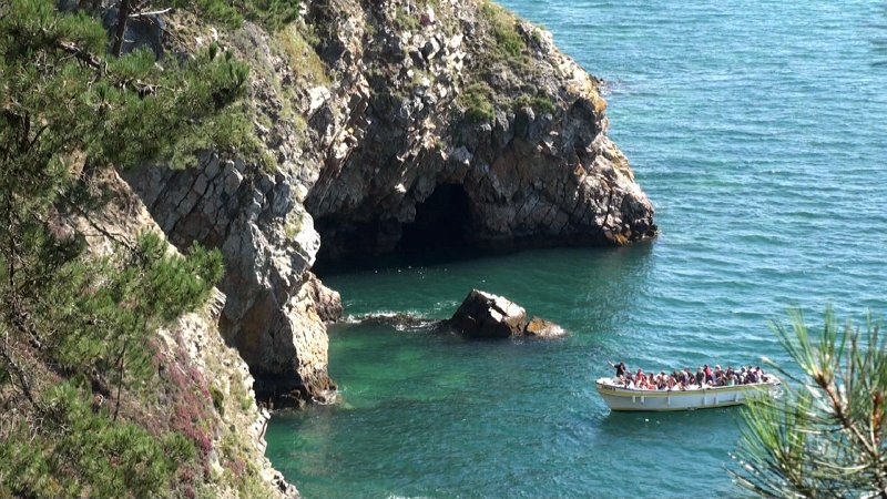 Still 70.jpeg - Grottes de Morgat - � W. Wenger